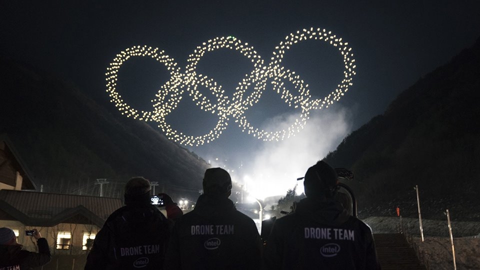 ▲ 평창올림픽 개막식 하늘을 수놓은 인텔 슈팅스타