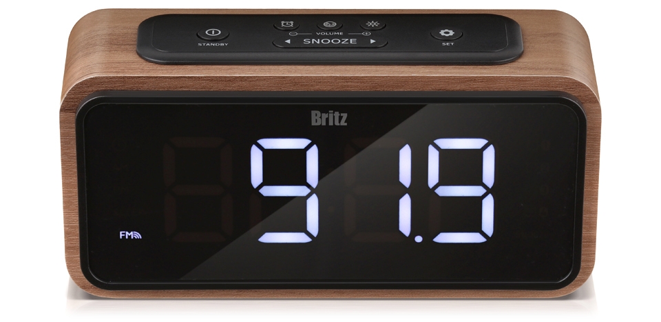 ▲ 대형 디스플레이로 시인성을 높인 라디오 겸용 디지털 시계, 브리츠 BA-CR2