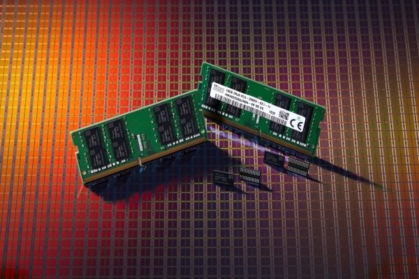 SK하이닉스가 개발한 2세대 10나노급(1y) DDR4 D램(사진=SK하이닉스)