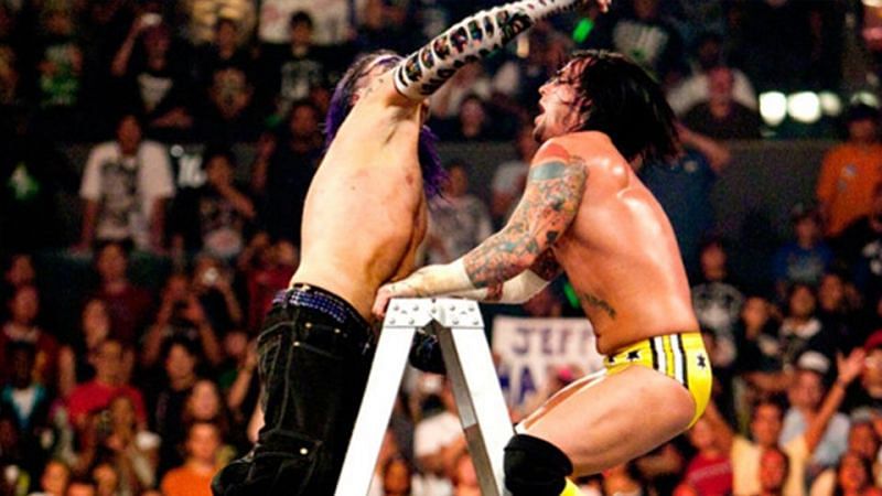 ▲ 2009년 존 시나의 상품가치에 버금갔던 제프 하디(왼쪽)과 CM 펑크(오른쪽) (사진: WWE.com)