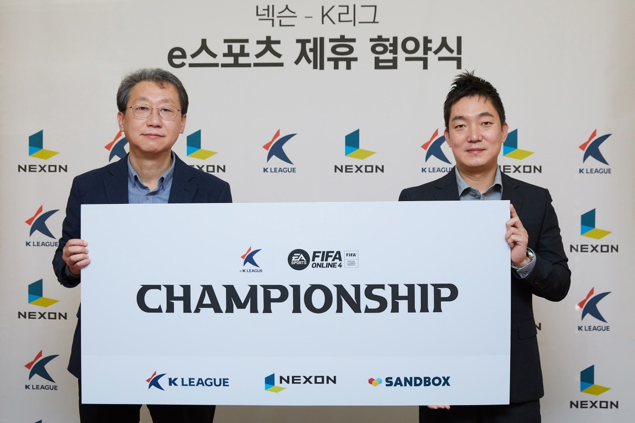 ▲ (왼쪽부터) 한국프로축구연맹 조연상 사무총장, 넥슨 박정무 그룹장