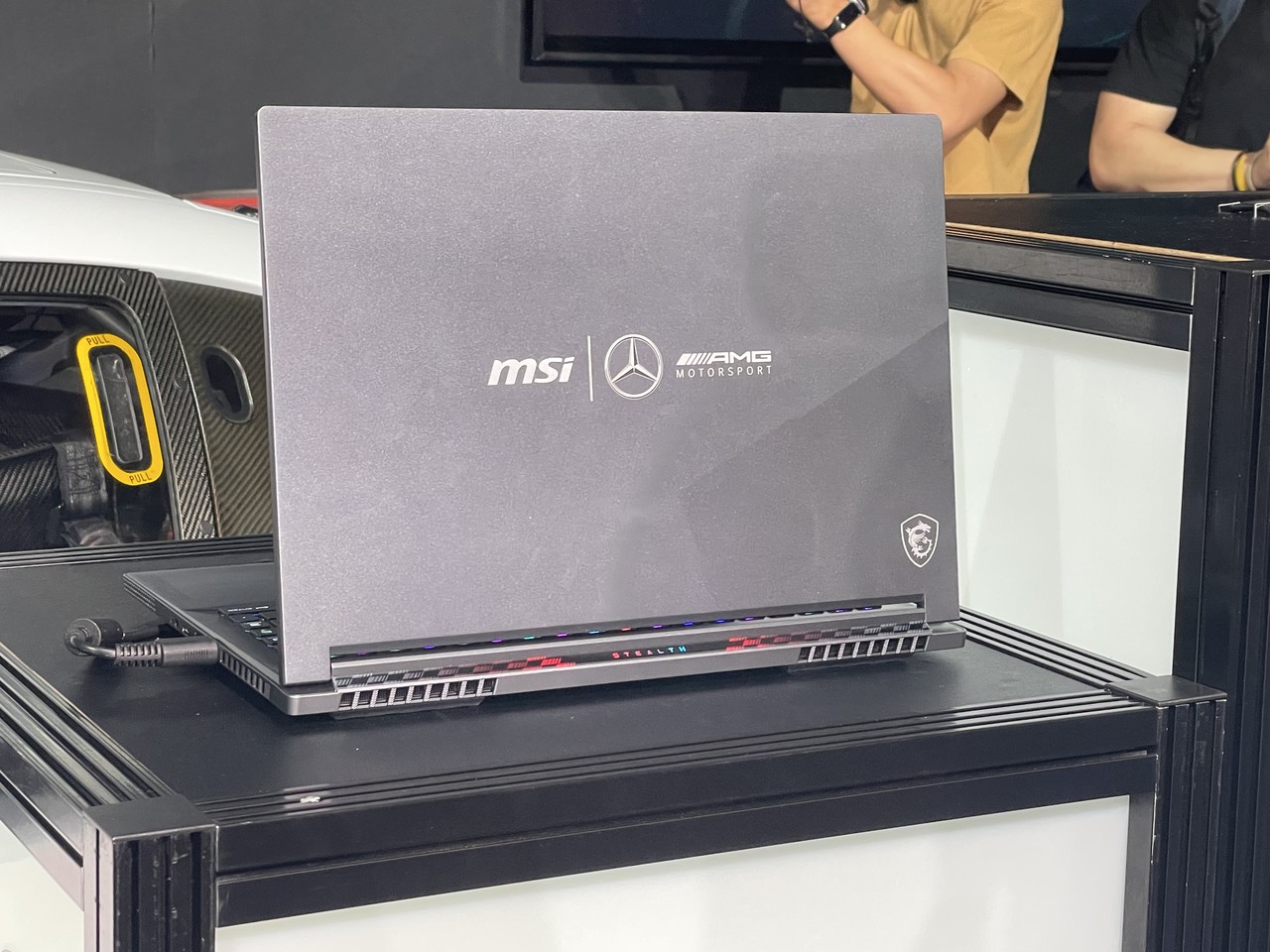 ▲ MSI와 메르세데스-AMG 모터스포츠의 로고가 새겨졌다.