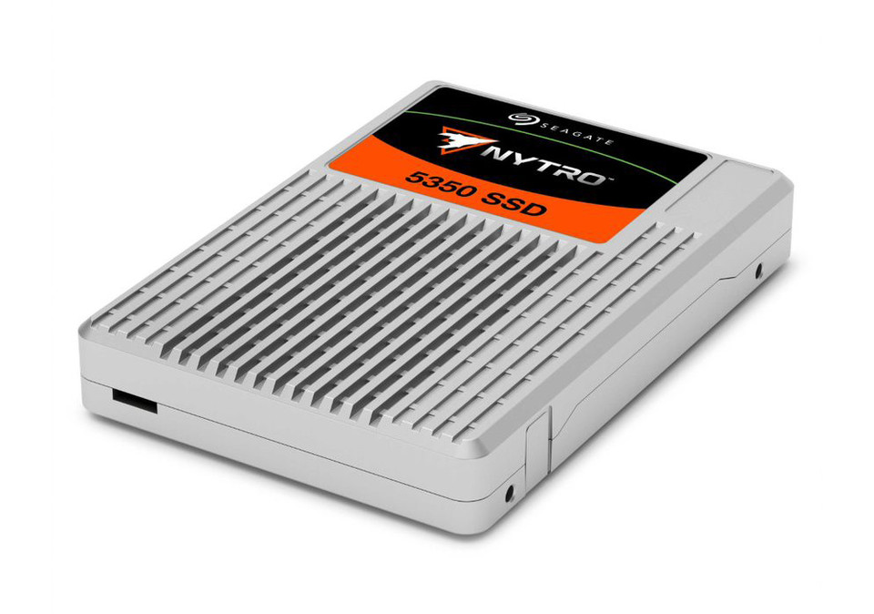 ▲ 나이트로 5350 NVMe SSD (15mm 폼팩터)