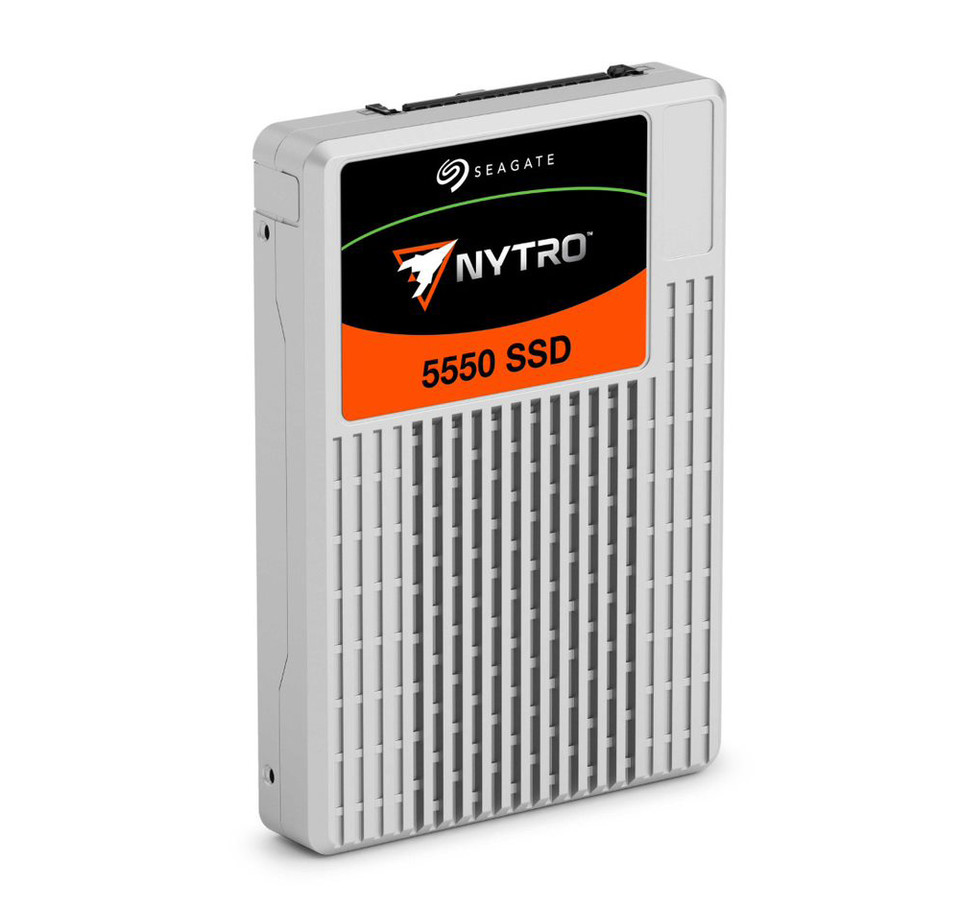 ▲ 나이트로 5550 NVMe SSD (15mm 폼팩터)