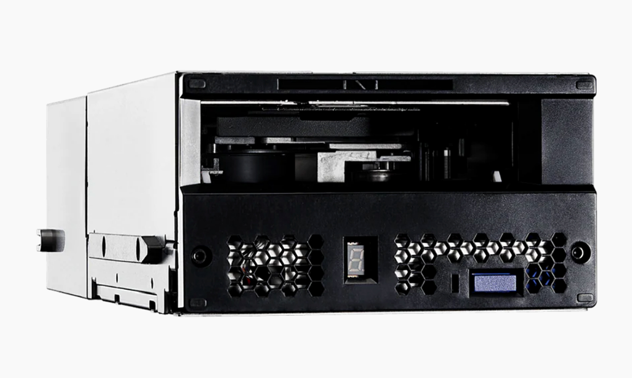 ▲ IBM의 LTO-9 테이프 드라이브 (사진=IBM)